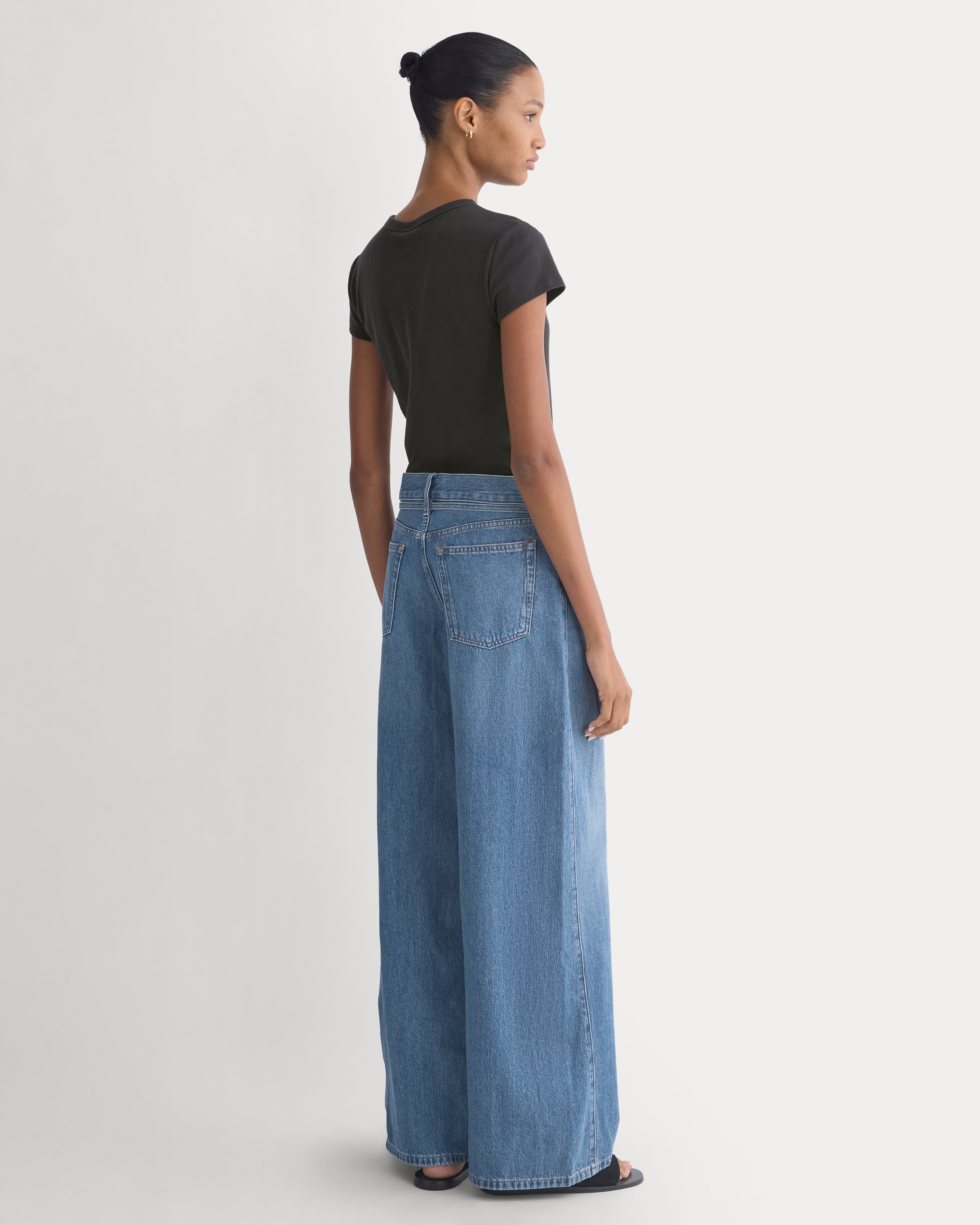 Lightweight Loose Wide-Leg Jean | Medium Indigo | Regular