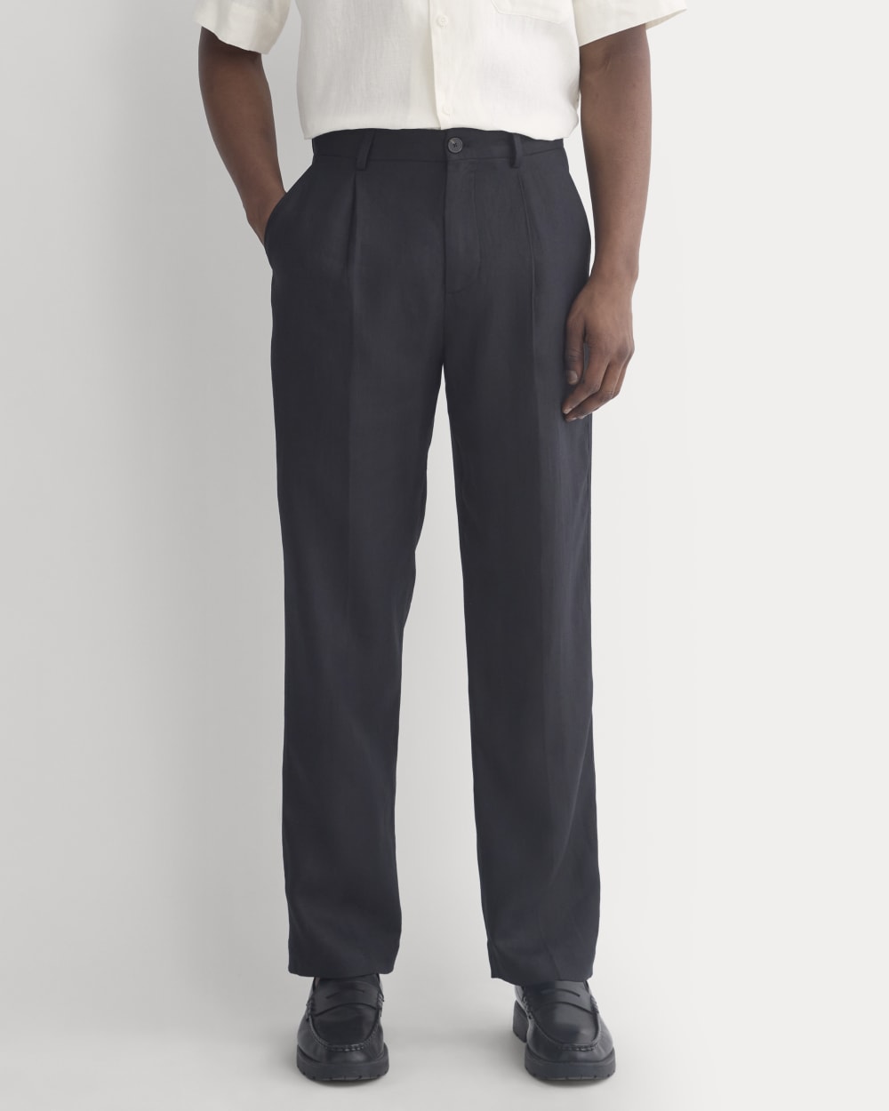 Soyeux Linen Pleated Trouser | Black