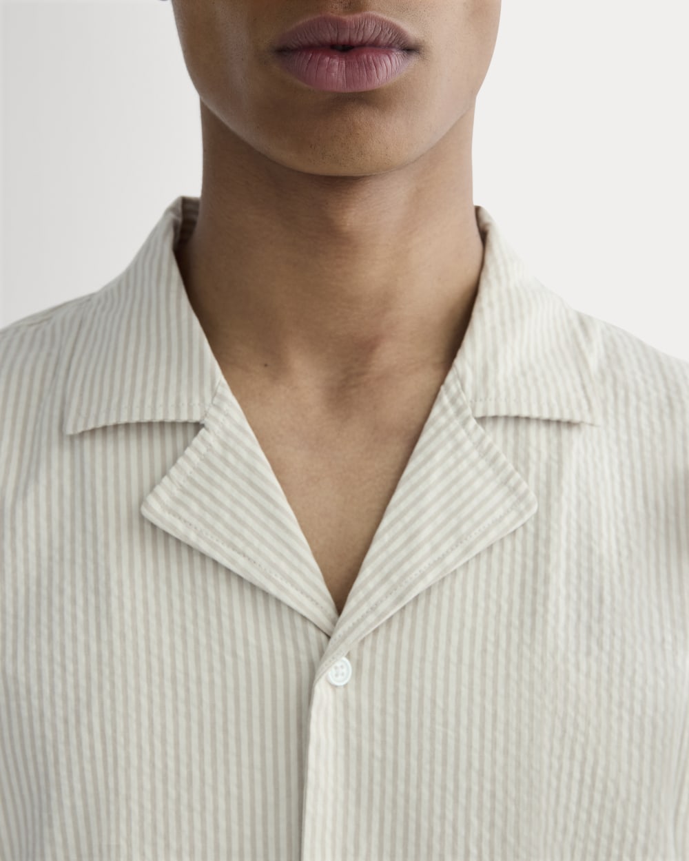 The Seersucker Resort Shirt | Trench Coat Khaki / Natural