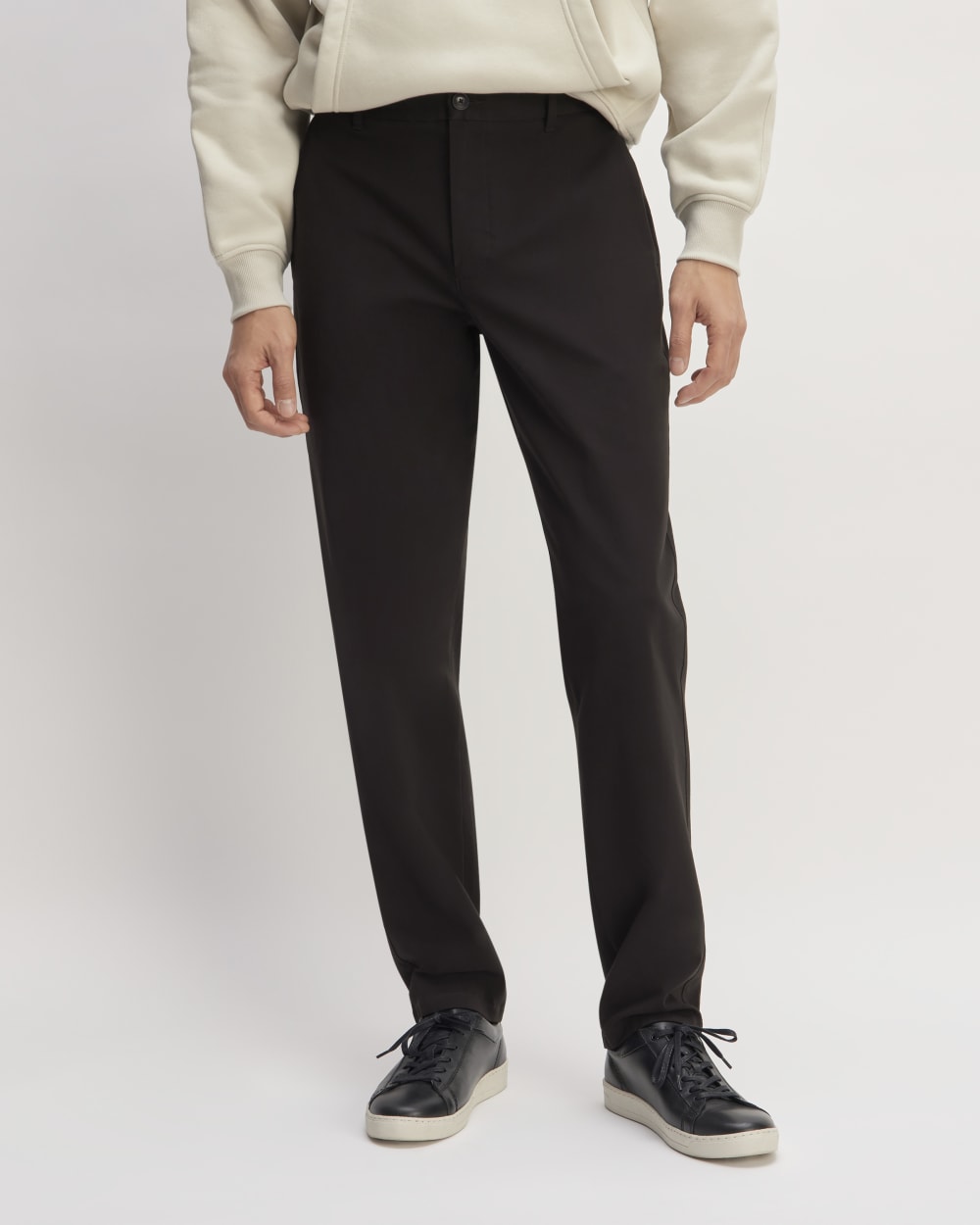 The Straight Fit Performance Chino | Uniform | Black | Straight