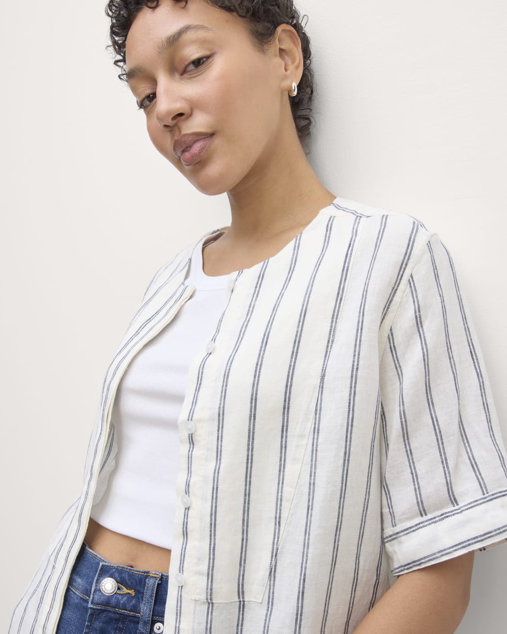 The Bib Shirt in Linen | Bone/Navy